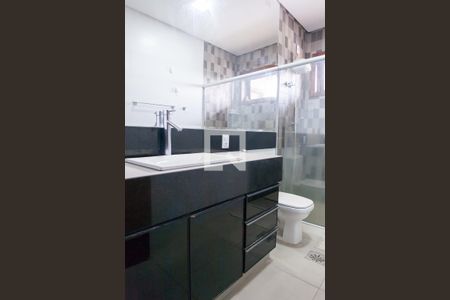 Casa de condomínio à venda com 460m², 4 quartos e 3 vagas Casa de condomínio à venda com 460m², 4 quartos e 3 vagasBanheiro Social