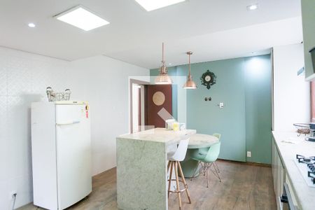 Casa de condomínio à venda com 460m², 4 quartos e 3 vagas Casa de condomínio à venda com 460m², 4 quartos e 3 vagascozinha