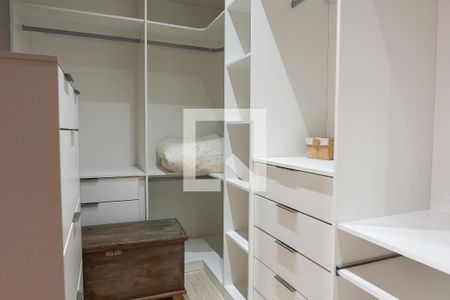 Casa de condomínio à venda com 460m², 4 quartos e 3 vagas Casa de condomínio à venda com 460m², 4 quartos e 3 vagascloset suite master