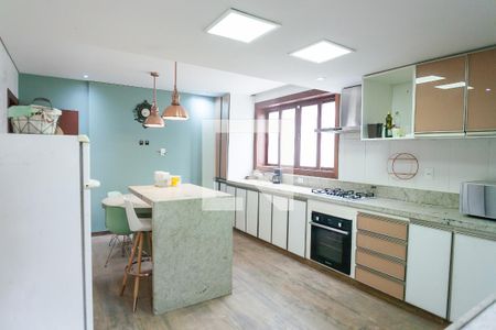 Casa de condomínio à venda com 460m², 4 quartos e 3 vagas Casa de condomínio à venda com 460m², 4 quartos e 3 vagascozinha