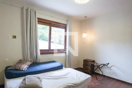 Casa de condomínio à venda com 460m², 4 quartos e 3 vagas Casa de condomínio à venda com 460m², 4 quartos e 3 vagas quarto aux.