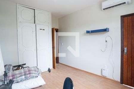 Casa de condomínio à venda com 460m², 4 quartos e 3 vagas Casa de condomínio à venda com 460m², 4 quartos e 3 vagasquarto 1