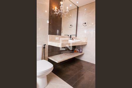 Casa de condomínio à venda com 460m², 4 quartos e 3 vagas Casa de condomínio à venda com 460m², 4 quartos e 3 vagasbanheiro suite master