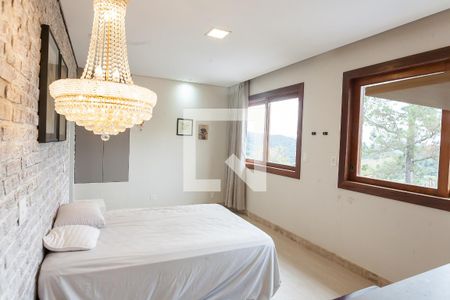 Casa de condomínio à venda com 460m², 4 quartos e 3 vagas Casa de condomínio à venda com 460m², 4 quartos e 3 vagassuite master