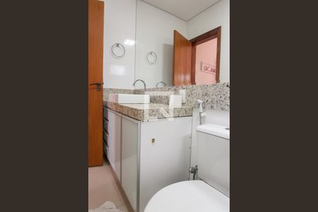 Casa de condomínio à venda com 460m², 4 quartos e 3 vagas Casa de condomínio à venda com 460m², 4 quartos e 3 vagasbanheiro suite 1