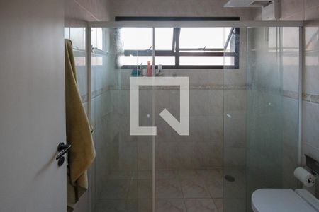 Casa à venda com 320m², 4 quartos e 5 vagasBanheiro da Suíte