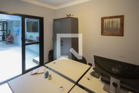 Casa à venda com 320m², 4 quartos e 5 vagasEscritório