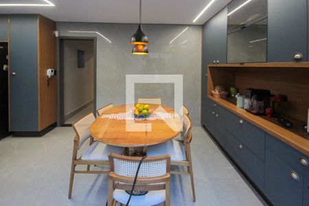 Casa à venda com 320m², 4 quartos e 5 vagasCozinha