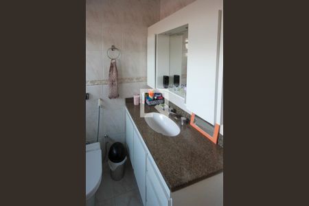 Casa à venda com 320m², 4 quartos e 5 vagasBanheiro da Suíte