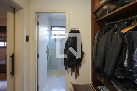Casa à venda com 320m², 4 quartos e 5 vagasCloset
