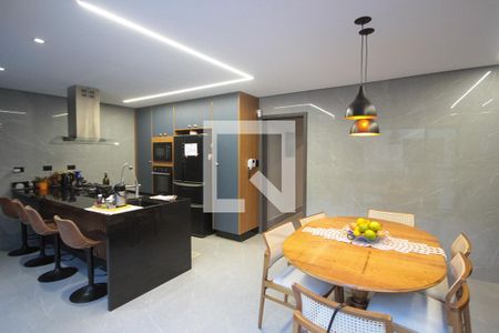 Casa à venda com 320m², 4 quartos e 5 vagasCozinha