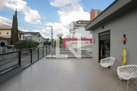 Casa à venda com 320m², 4 quartos e 5 vagasVaranda