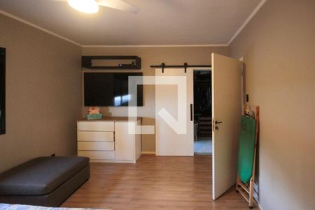 Casa à venda com 320m², 4 quartos e 5 vagasSuíte