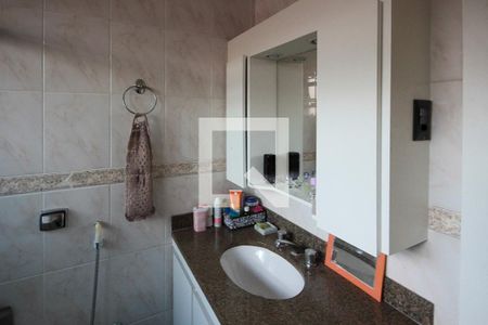 Casa à venda com 320m², 4 quartos e 5 vagasBanheiro da Suíte