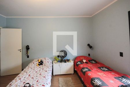 Casa à venda com 320m², 4 quartos e 5 vagasQuarto