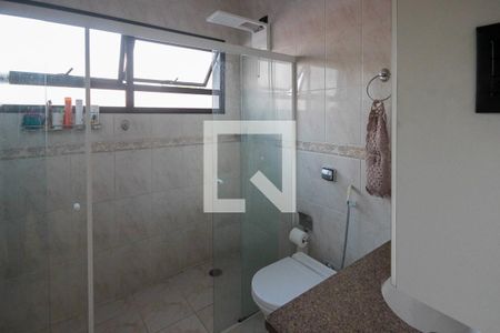 Casa à venda com 320m², 4 quartos e 5 vagasBanheiro da Suíte