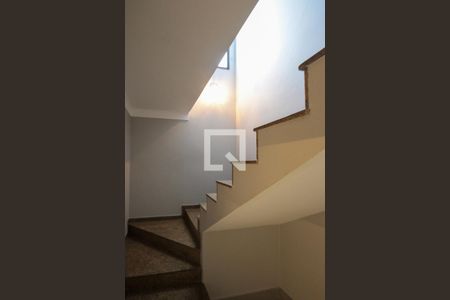 Casa à venda com 320m², 4 quartos e 5 vagasescada