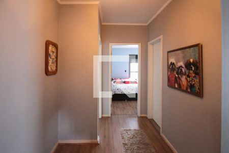 Casa à venda com 320m², 4 quartos e 5 vagasCorredor