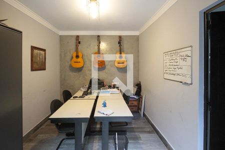 Casa à venda com 320m², 4 quartos e 5 vagasEscritório