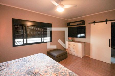 Casa à venda com 320m², 4 quartos e 5 vagasSuíte