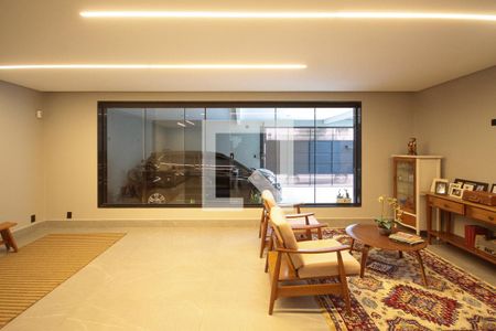 Casa à venda com 320m², 4 quartos e 5 vagasSala