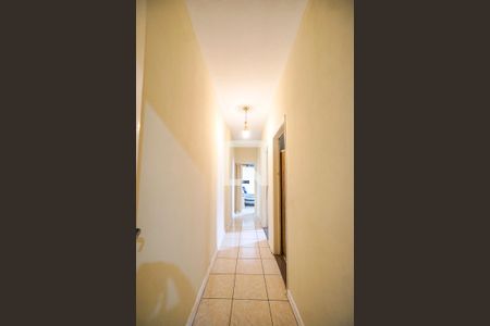 Casa à venda com 160m², 3 quartos e 2 vagasCorredor dos quartos