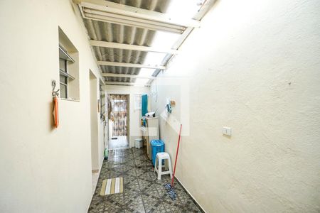 Casa à venda com 160m², 3 quartos e 2 vagasCorredor lateral