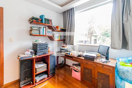 Casa à venda com 700m², 6 quartos e 3 vagasQuarto 2