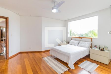 Casa à venda com 700m², 6 quartos e 3 vagasSuíte Master