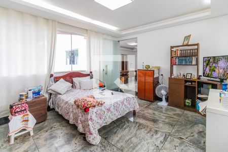 Casa à venda com 700m², 6 quartos e 3 vagasSuíte 3