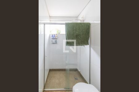 Casa à venda com 700m², 6 quartos e 3 vagasBanheiro da Suíte 2