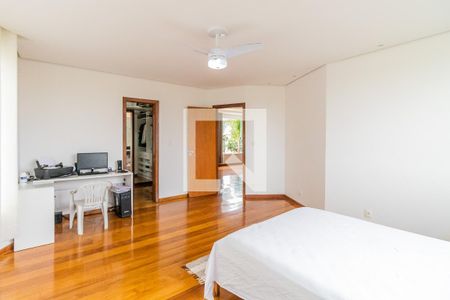 Casa à venda com 700m², 6 quartos e 3 vagasSuíte Master