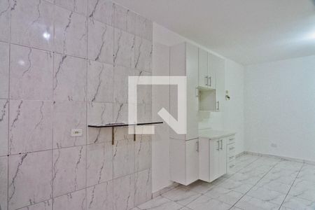 Cozinha de casa para alugar com 1 quarto, 20m² em Vila Romero, São Paulo