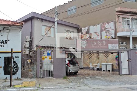 Fachada de casa para alugar com 1 quarto, 20m² em Vila Romero, São Paulo
