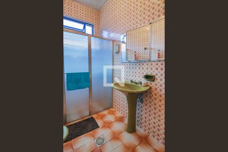 Casa à venda com 320m², 3 quartos e 4 vagasBanheiro 1