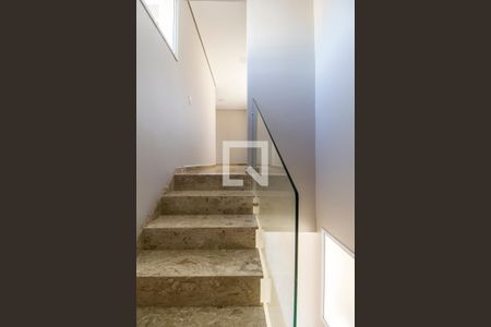 Casa de condomínio para alugar com 280m², 3 quartos e 2 vagasCorredor