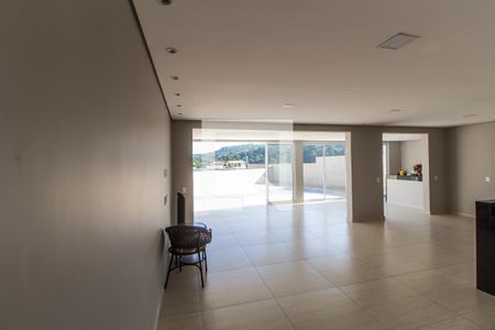 Sala de TV de casa de condomínio para alugar com 3 quartos, 280m² em Alphaville, Santana de Parnaíba