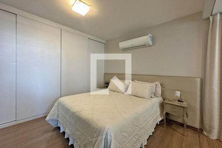 Apartamento à venda com 280m², 4 quartos e 3 vagas Apartamento à venda com 280m², 4 quartos e 3 vagasQuarto 2
