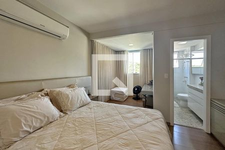 Apartamento à venda com 280m², 4 quartos e 3 vagas Apartamento à venda com 280m², 4 quartos e 3 vagasQuarto 1