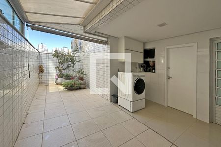 Apartamento à venda com 280m², 4 quartos e 3 vagas Apartamento à venda com 280m², 4 quartos e 3 vagasVaranda