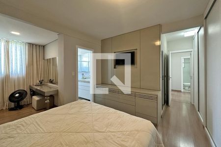 Apartamento à venda com 280m², 4 quartos e 3 vagas Apartamento à venda com 280m², 4 quartos e 3 vagasQuarto 1