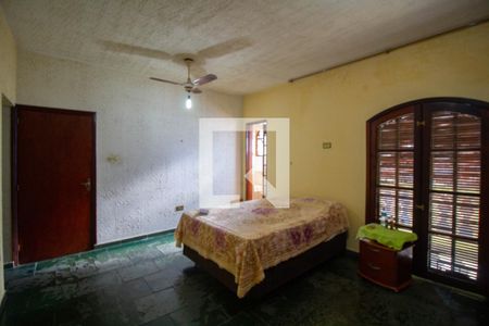 Suíte de casa à venda com 5 quartos, 180m² em Jardim das Camélias, São Paulo