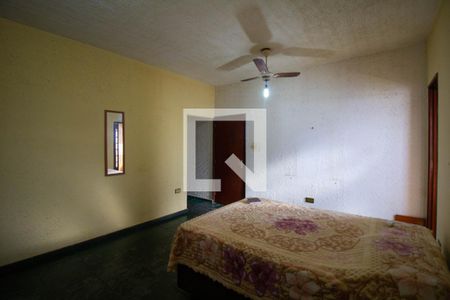 Suíte de casa à venda com 5 quartos, 180m² em Jardim das Camélias, São Paulo