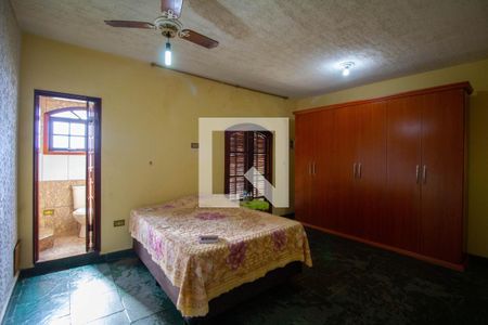 Suíte de casa à venda com 5 quartos, 180m² em Jardim das Camélias, São Paulo