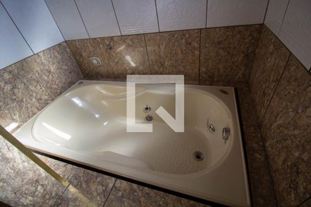 Casa à venda com 180m², 5 quartos e 2 vagasBanheiro da Suíte