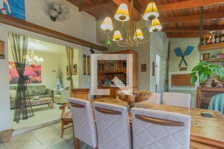 Casa à venda com 275m², 3 quartos e 2 vagasSala