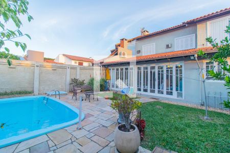 Casa à venda com 275m², 3 quartos e 2 vagasÁrea comum - Piscina