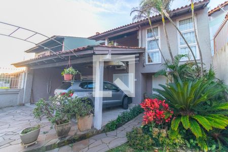 Casa à venda com 275m², 3 quartos e 2 vagasFachada