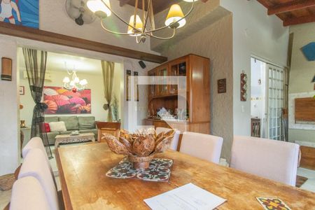 Casa à venda com 275m², 3 quartos e 2 vagasSala