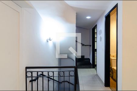 Corredor de casa de condomínio à venda com 3 quartos, 78m² em Saúde, São Paulo